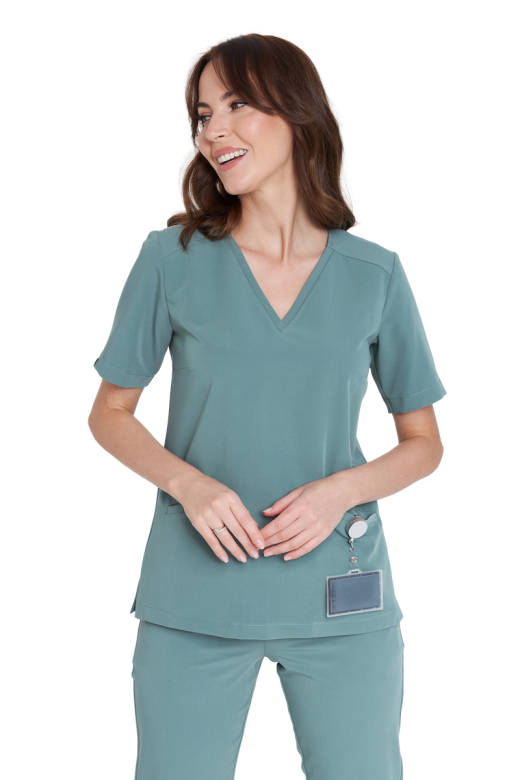 Bluzka medyczna damska SCRUBS w kolorze ICE GREEN z kolekcji BASIC. MED&BEAUTY odzież medyczna premium