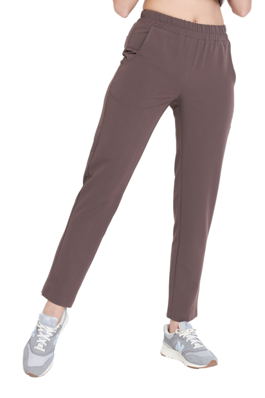 Spodnie medyczne damskie proste SCRUBS w kolorze CHOCOLATE. Kolekcja BASIC MED&BEATY medandbeauty