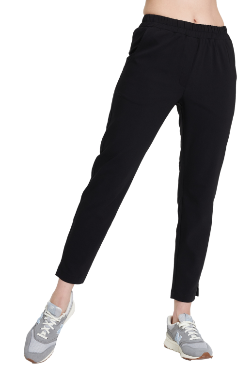 Spodnie medyczne damskie proste SCRUBS w kolorze czarnym. Kolekcja BASIC MED&BEAUTY medandbeauty