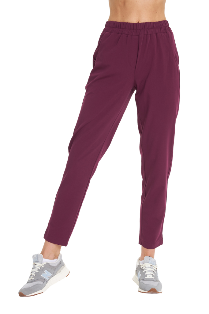 Women's medical straight pants SCRUBS from the BASIC collection in RUBIN color. MED&BEAUTY medical clothing medandbeauty