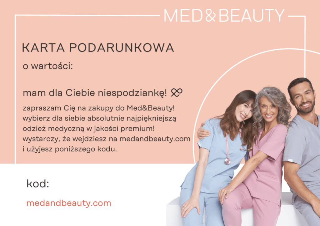 Karta podarunkowa Med&Beauty z trzema uśmiechniętymi osobami w modnej odzieży medycznej.