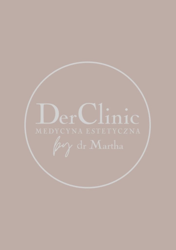Logo DerClinic medycyna estetyczna by dr Martha na beżowym tle