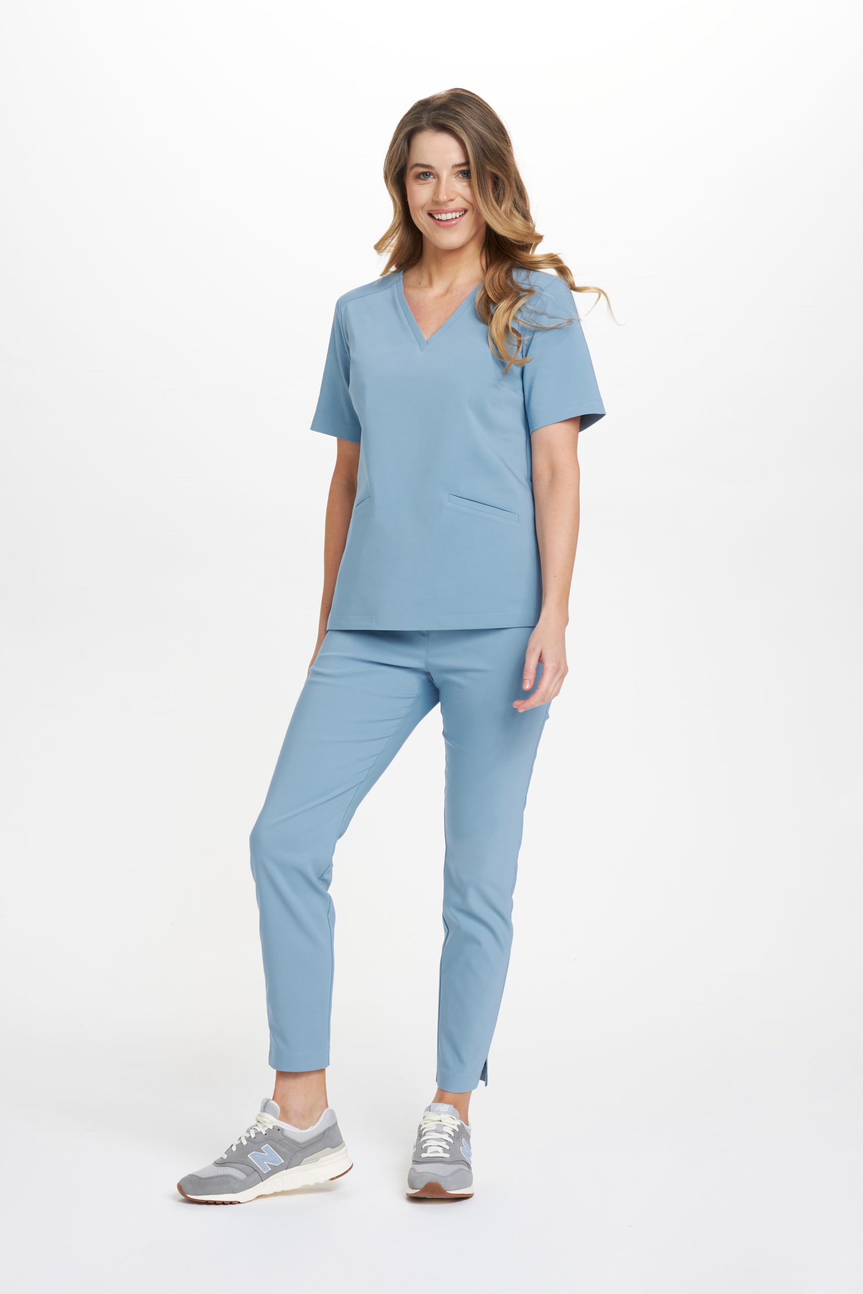 Spodnie medyczne damskie proste SCRUBS w kolorze Błękitnym z kolekcji BASIC