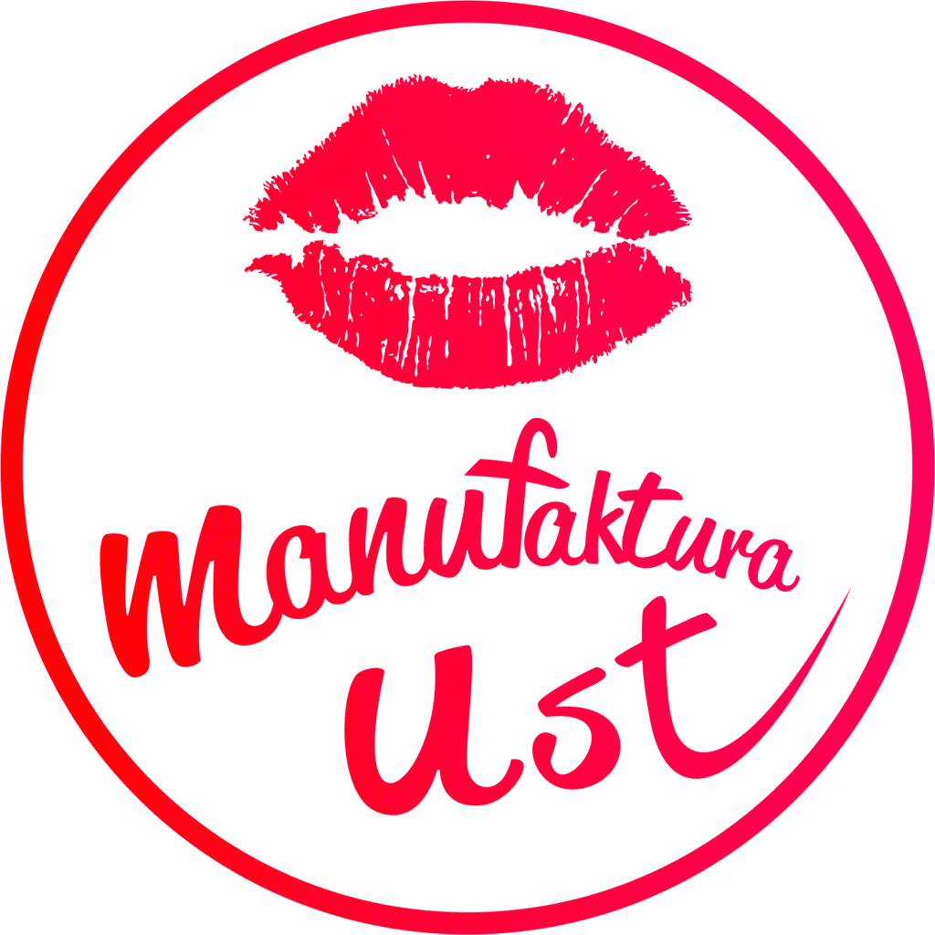 Logo Manufaktura Ust z czerwonym odciskiem ust i napisem w okręgu
