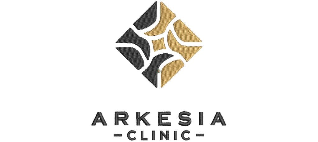 Nowoczesne logo kliniki medycznej Arkesia w stylu haftu