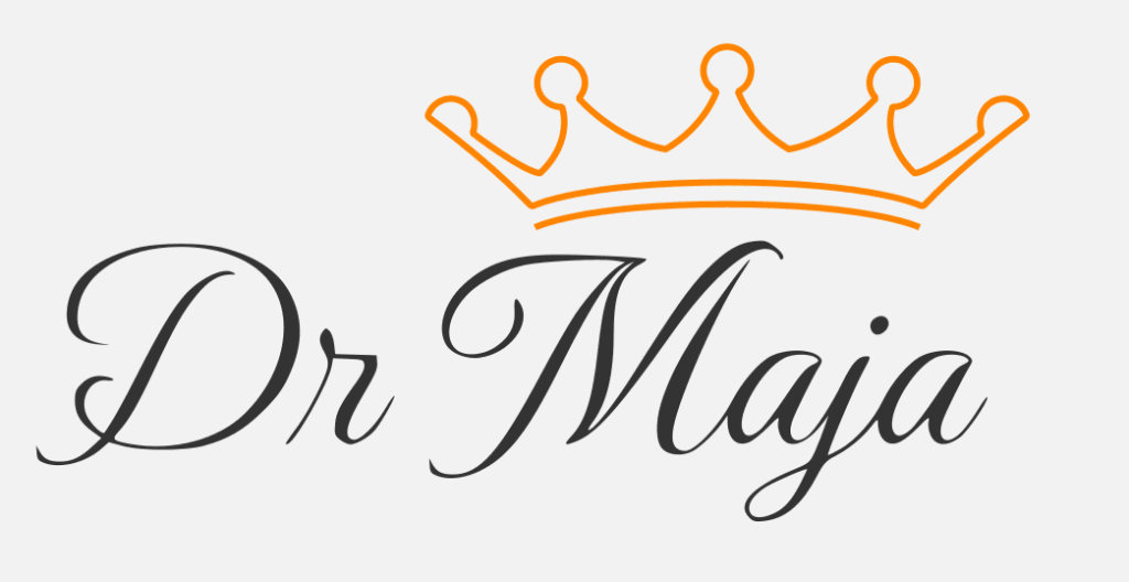 Logo Dr Maja z koroną symbolizujące profesjonalizm w odzieży medycznej