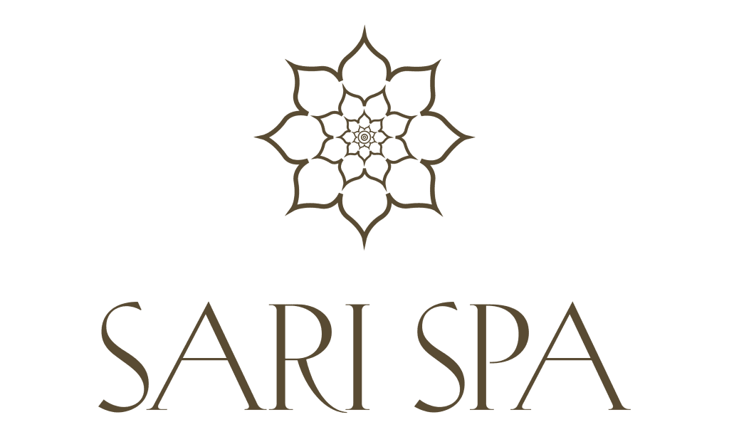 Logo SPA SARI ze stylizowanym kwiatem