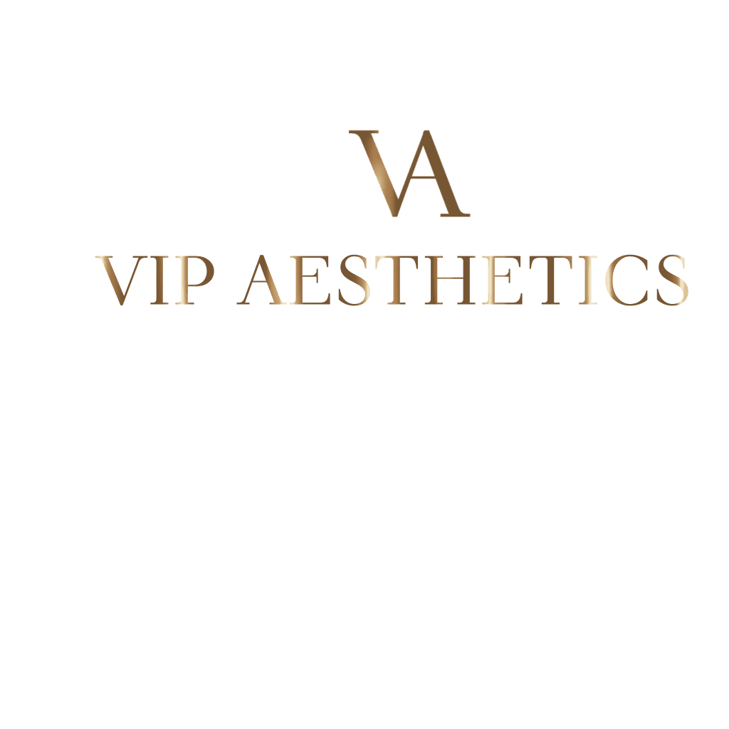 Logo VIP Aesthetics w złotym kolorze na czarnym tle