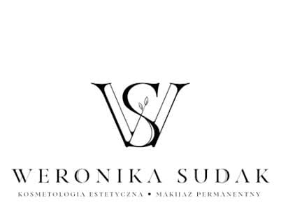 Logo Weronika Sudak specjalizującej się w kosmetologii estetycznej i makijażu permanentnym