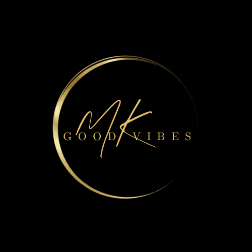 Eleganckie logo z napisem Good Vibes w złotym kolorze na czarnym tle