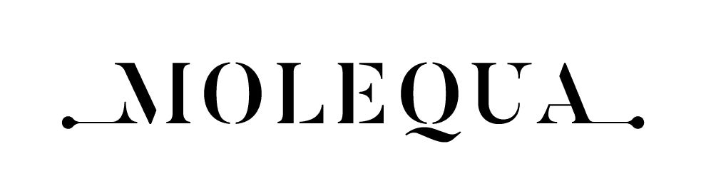 Logo marki Molequa specjalizującej się w odzieży medycznej