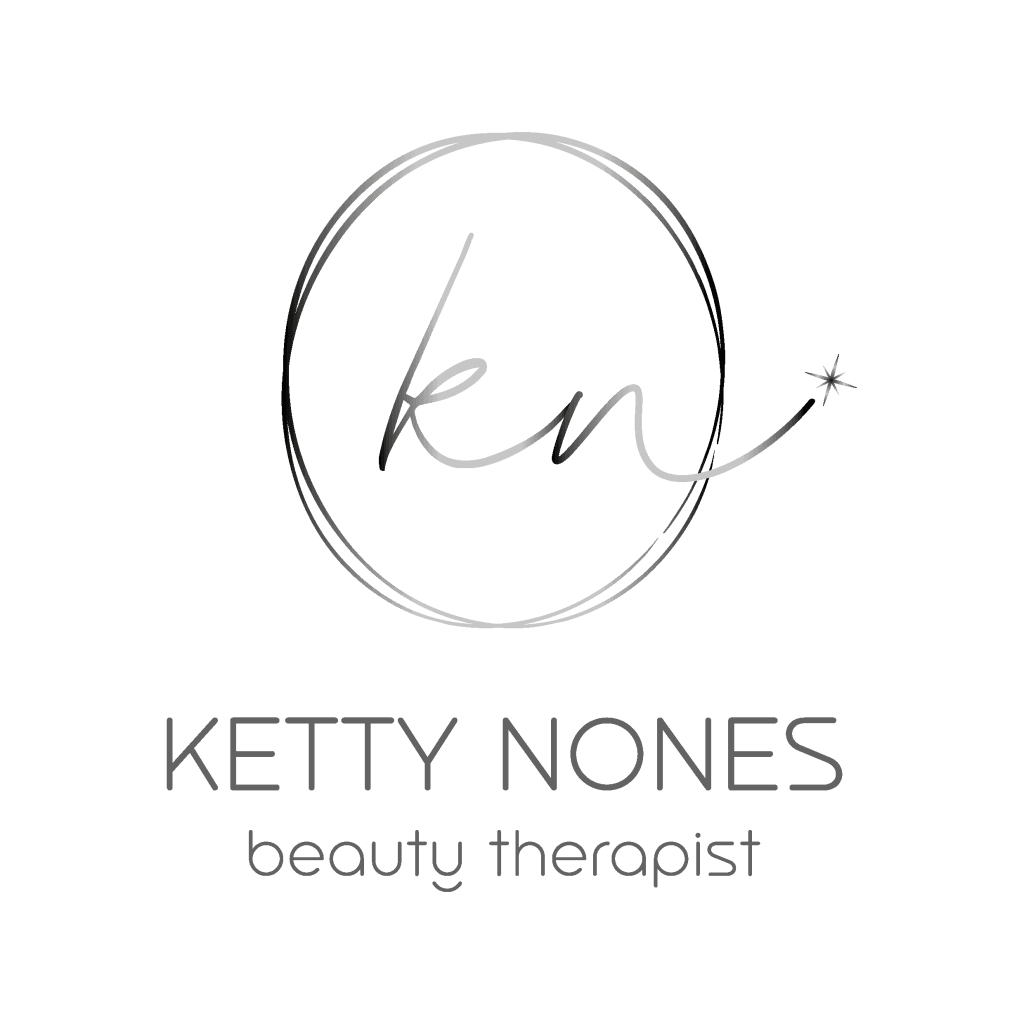 Logo Ketty Nones beauty therapist z eleganckim, srebrnym napisem na czarnym tle