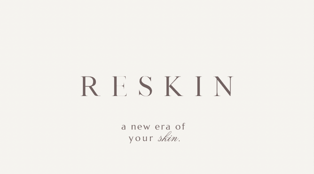 Logo RESKIN ze sloganem a new era of your skin.