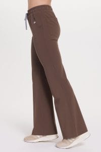 Női orvosi nadrág FLARE SCRUBS Basic CHOCOLATE Basic női nadrág