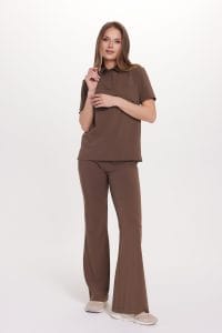 Női orvosi nadrág FLARE SCRUBS Basic CHOCOLATE Basic női nadrág