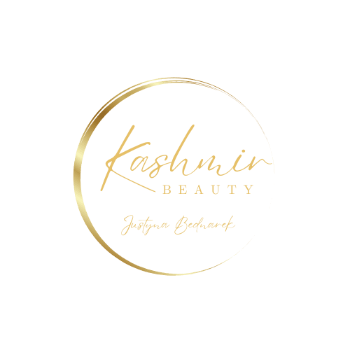 Eleganckie logo Kashmin Beauty w złotym kolorze na czarnym tle