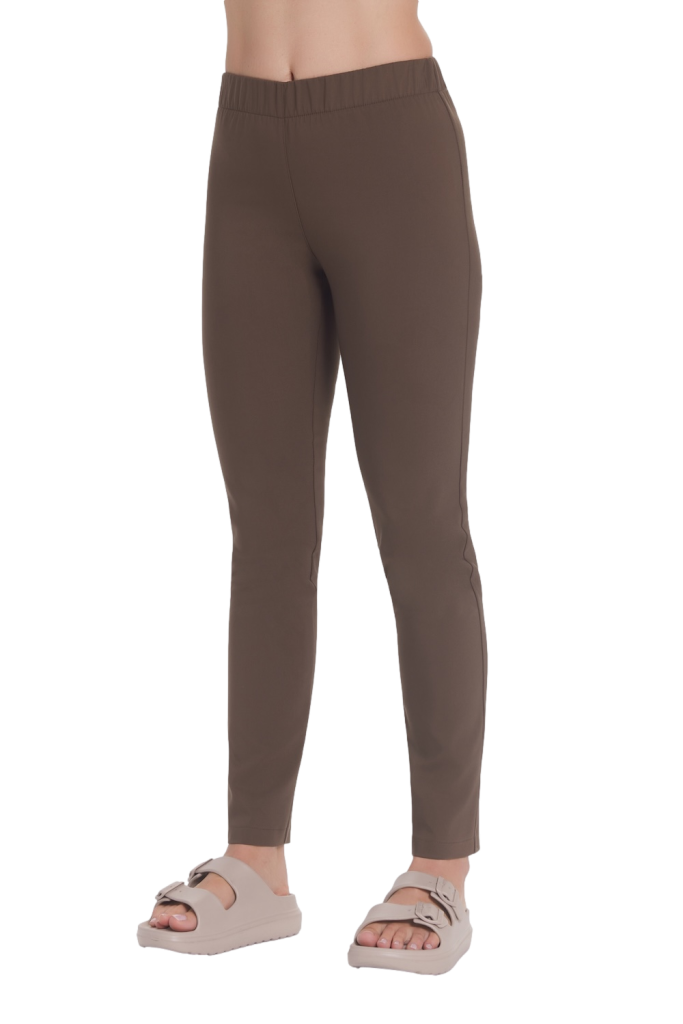 Pantaloni medici da donna con vestibilità Premium al cioccolato al latte Pantaloni medici da donna con vestibilità Premium al cioccolato al latte
