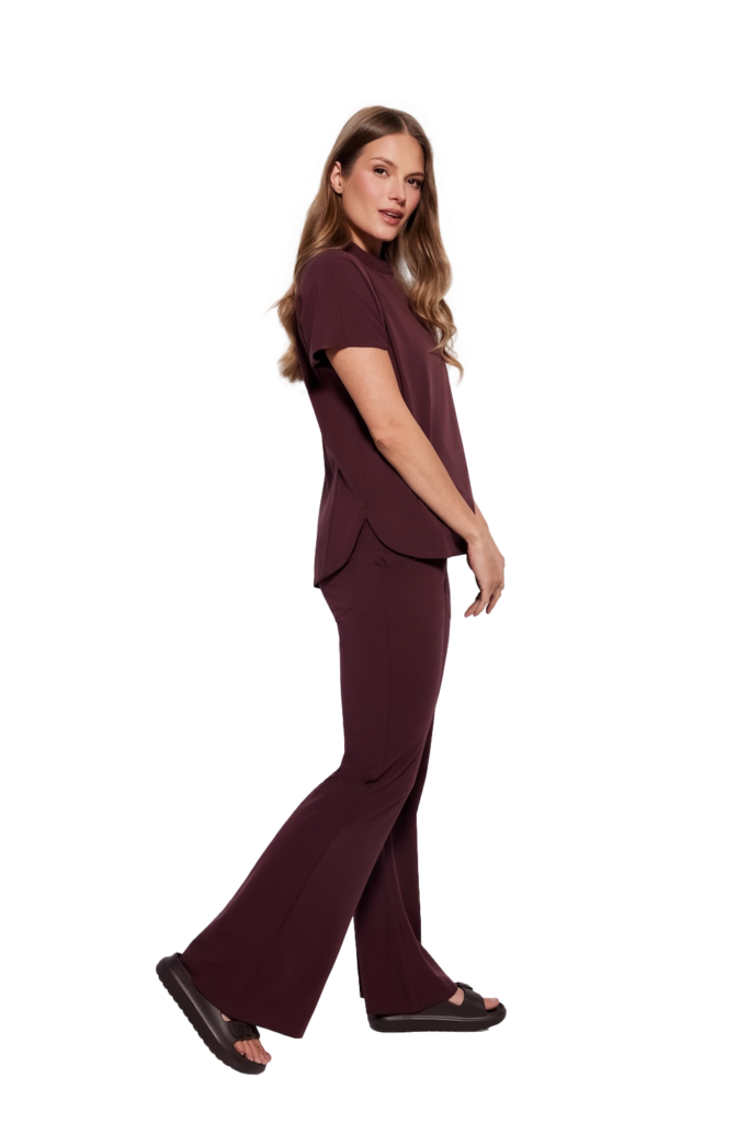 Dámske lekárske nohavice FLARE SCRUBS Basic Plum in CHOCOLATE Dámske lekárske nohavice FLARE SCRUBS Basic Plum in CHOCOLATE