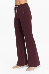 Dámské zdravotní kalhoty FLARE SCRUBS Basic Plum in CHOCOLATE