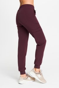 Spodnie medyczne damskie joggery scrubs Basic ŚLIWKA W CZEKOLADZIE