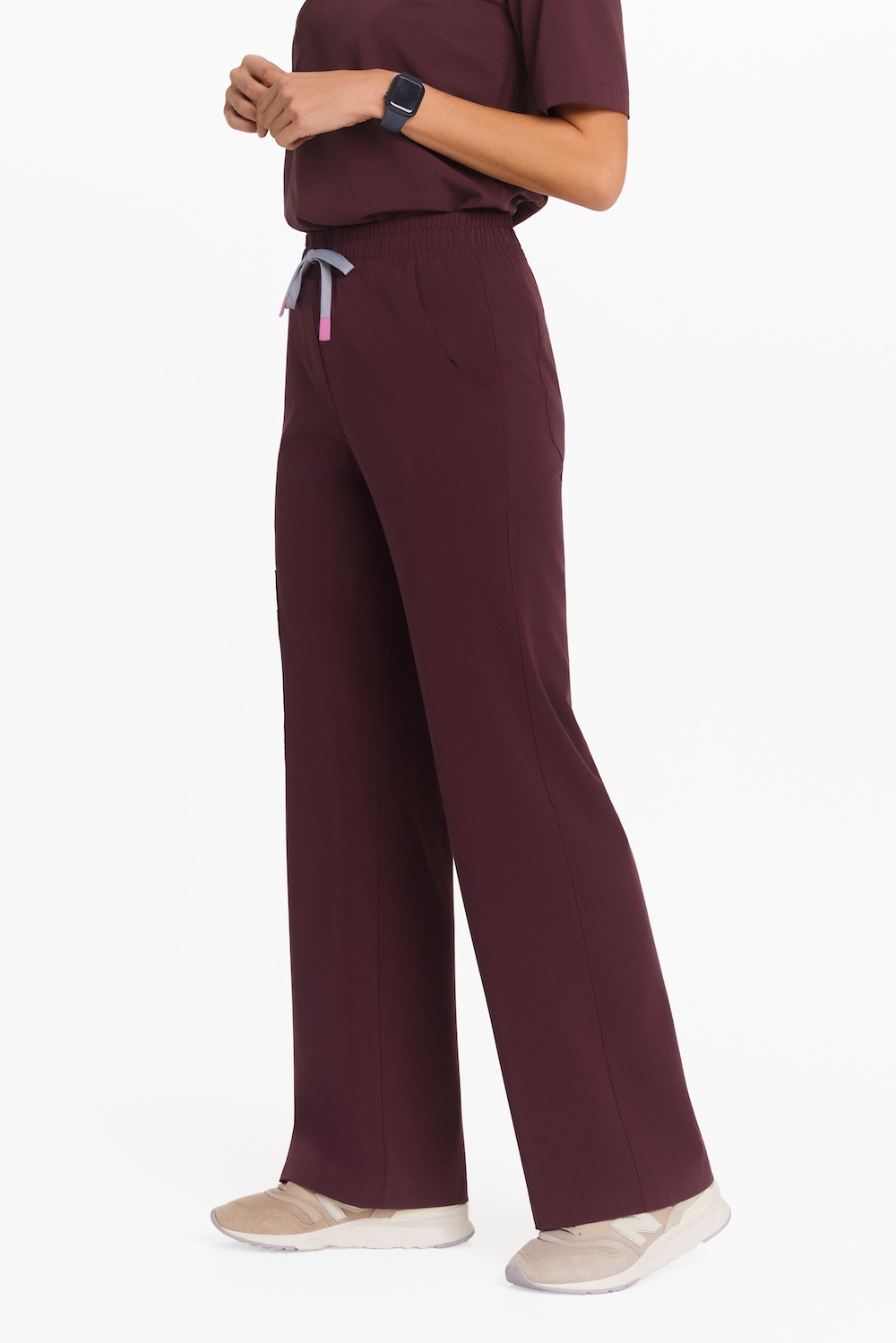 Spodnie medyczne damskie SZEROKIE SCRUBS ŚLIWKA W CZEKOLADZIE