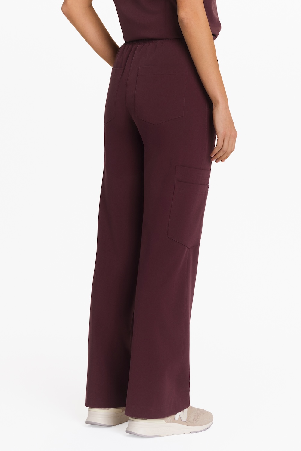 Spodnie medyczne damskie SZEROKIE SCRUBS ŚLIWKA W CZEKOLADZIE