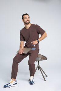 Bluzka medyczna męska scrubs Basic CHOCOLATE