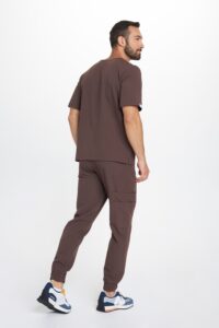 Spodnie medyczne męskie joggery scrubs Basic CHOCOLATE